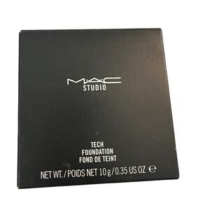 MAC Studio Tech Foundation NW33